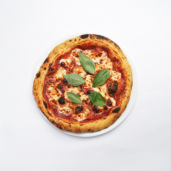 Neapolitan Margherita pizza